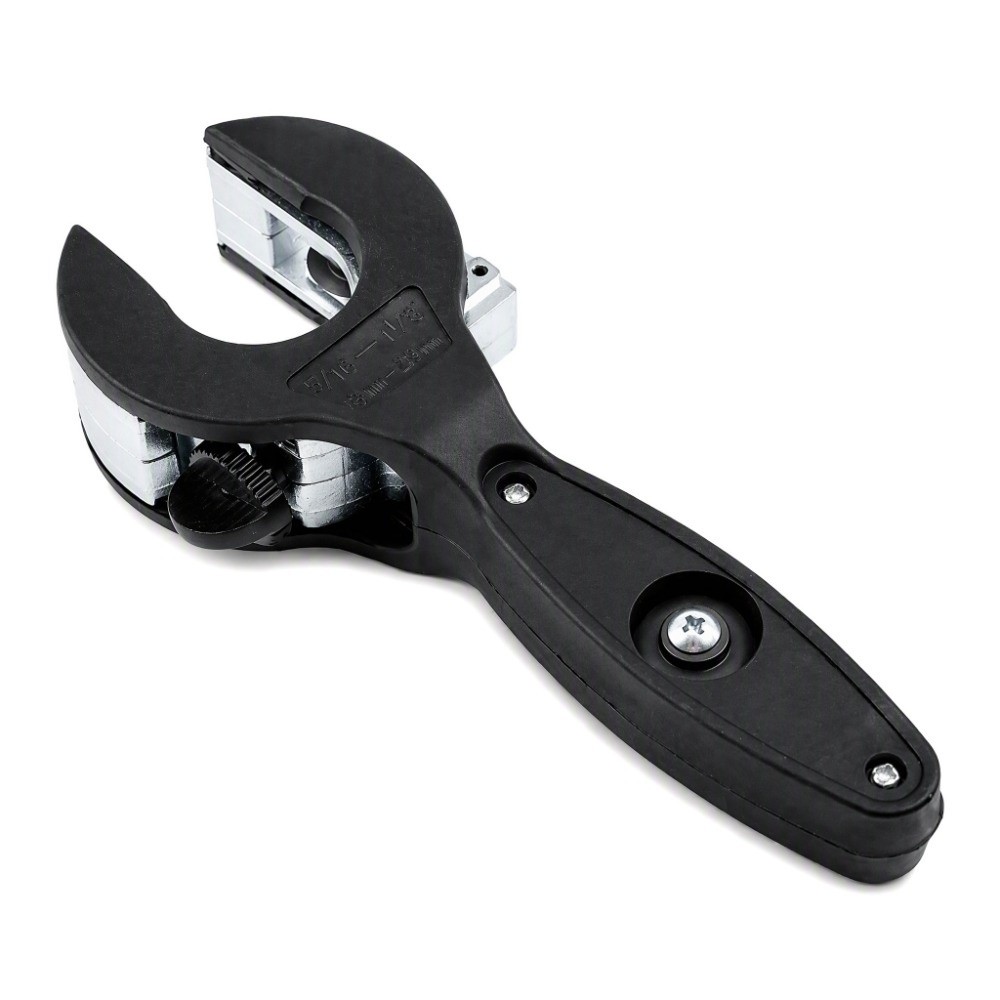 Pipe Cutter Ratchet - ラチェット機構を採用したチューブカッター。長柄設計。5/16インチから1-1/8インチまでの銅管に対応。2つの機能を1つにまとめた製品。